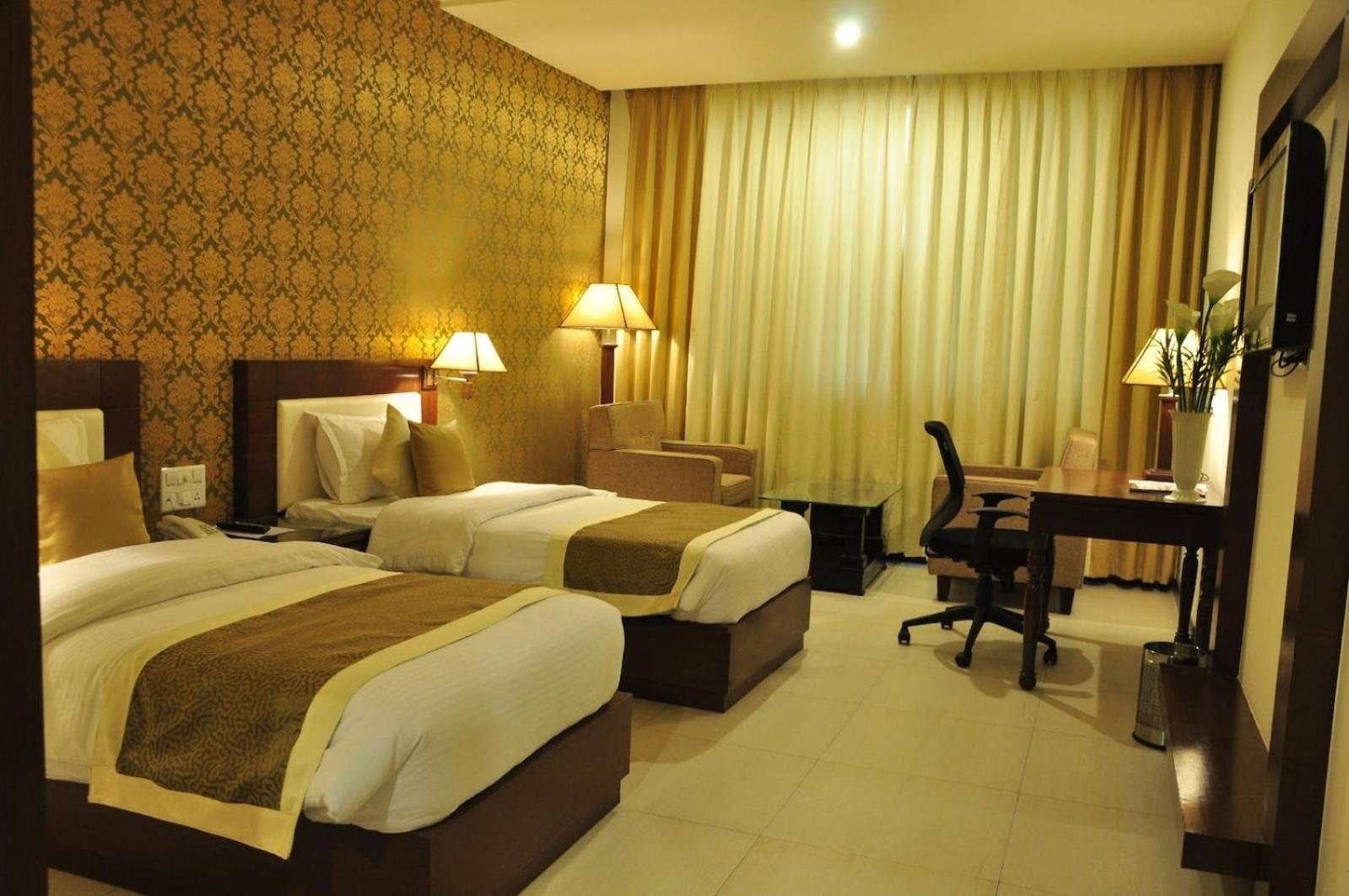Hotel Devashish Haldwāni Kültér fotó
