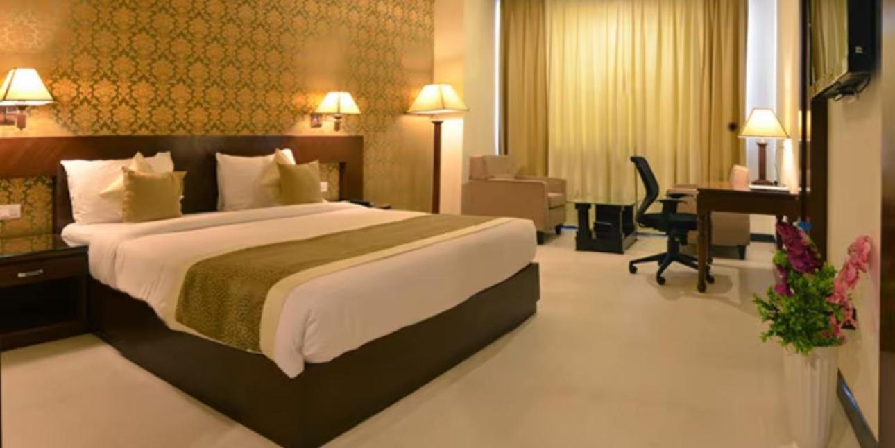 Hotel Devashish Haldwāni Kültér fotó